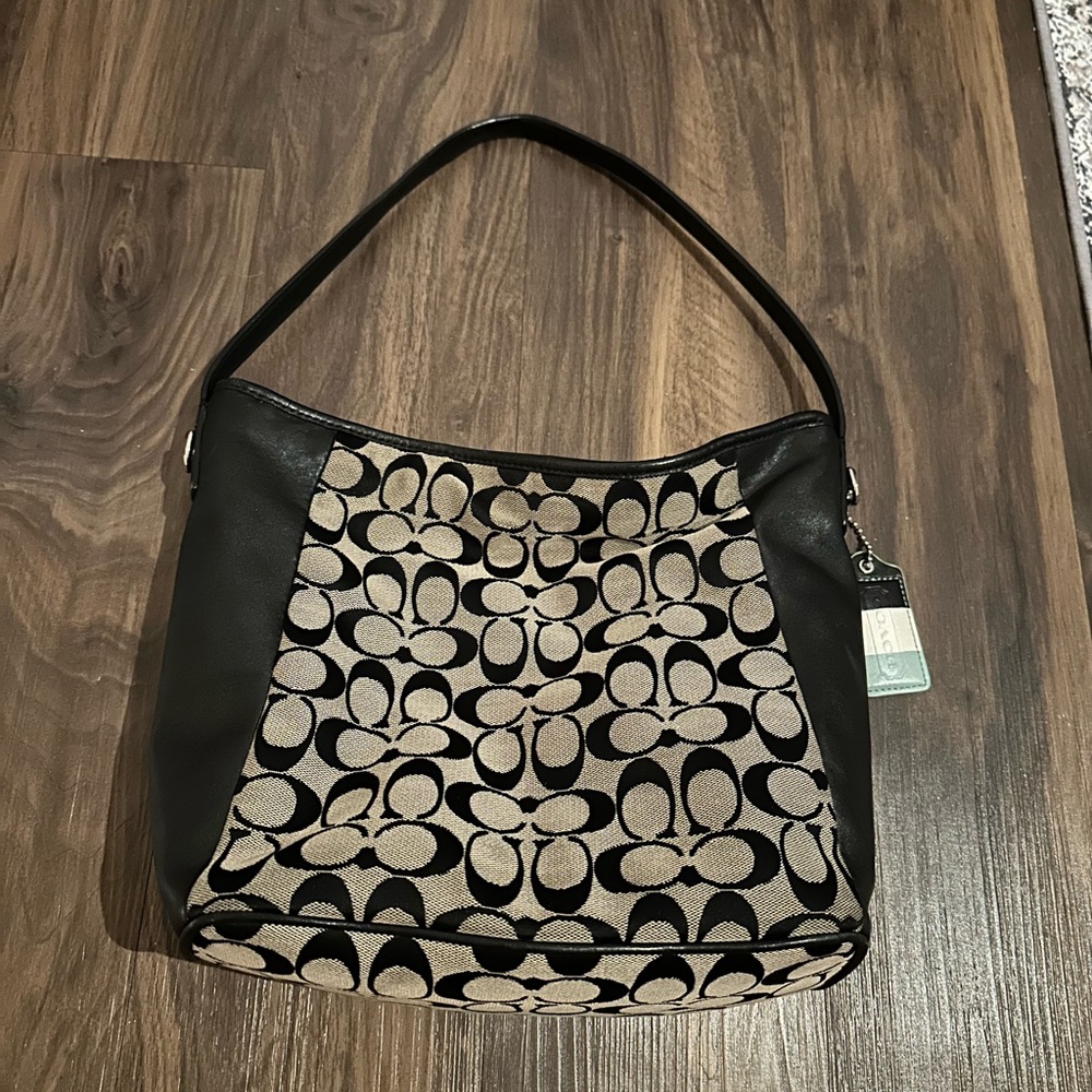 Coach Black and Tan Signature Hobo Shoulder Bag / Purse